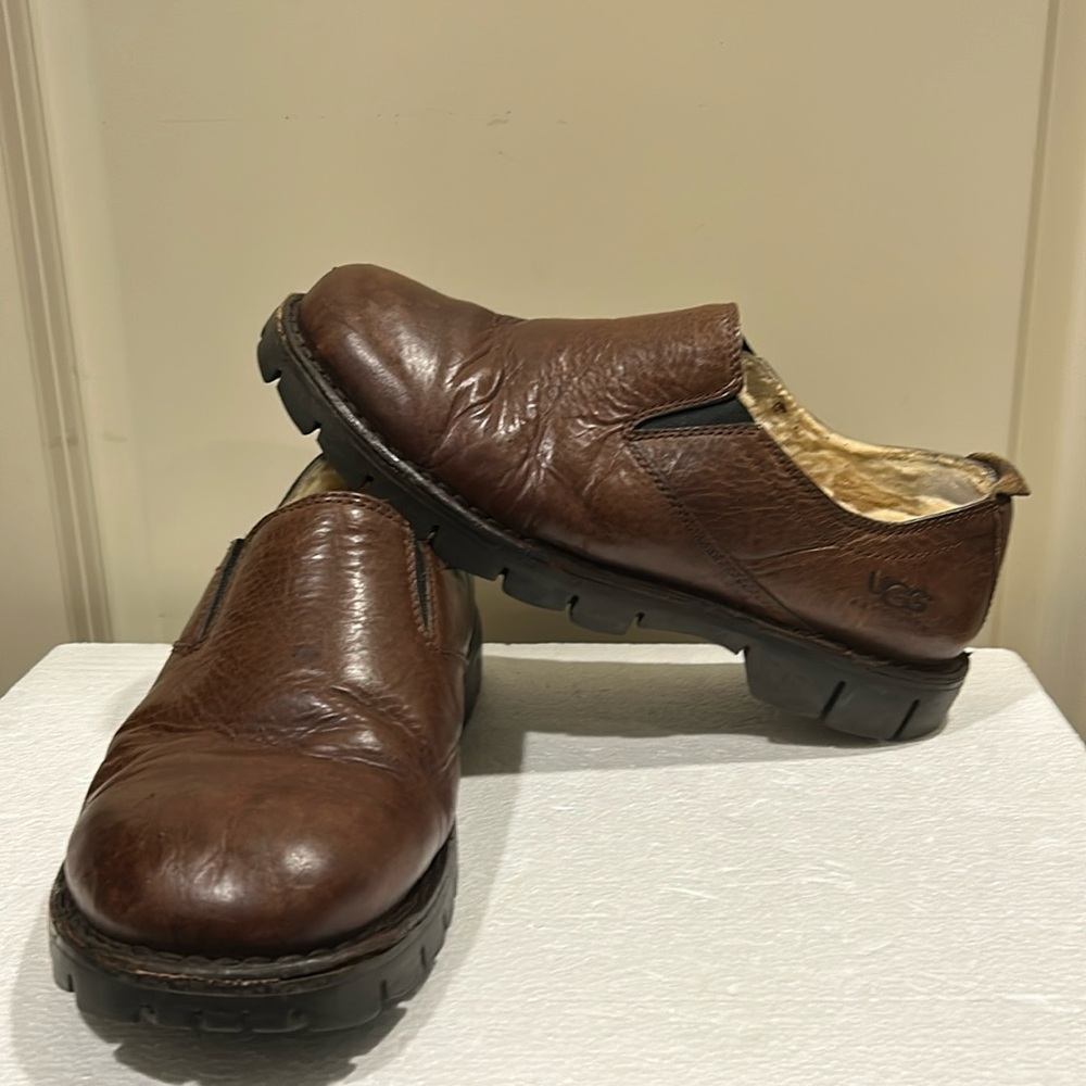 UGG mens Leather sheepskin lined Slip On shoes Size 10 Brown 5487